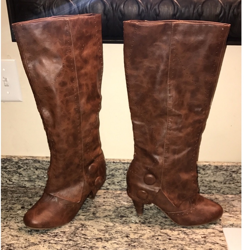 Heeled boots!